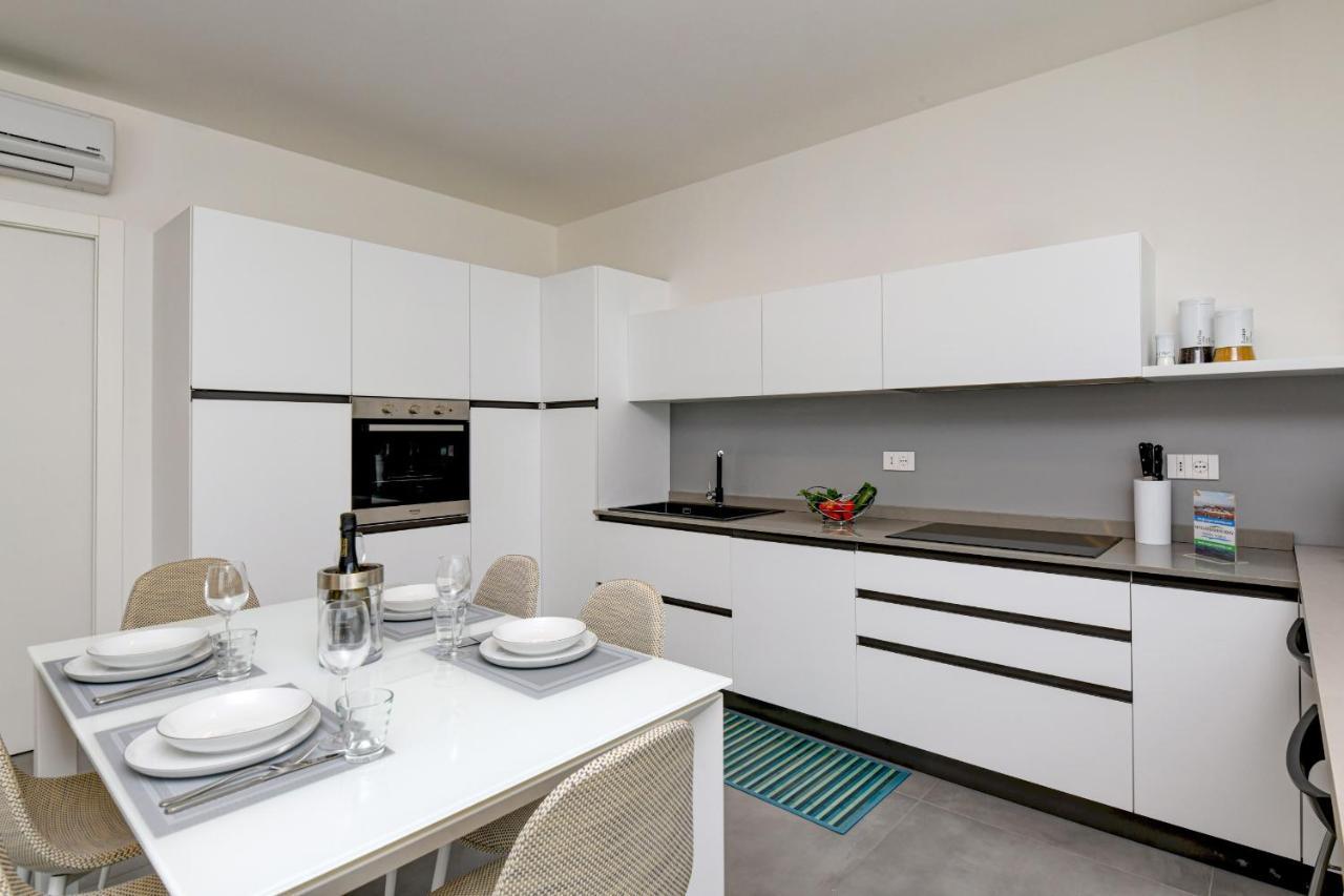 Villette Dolci Luxury Homes ペスキエーラ・デル・ガルダ エクステリア 写真