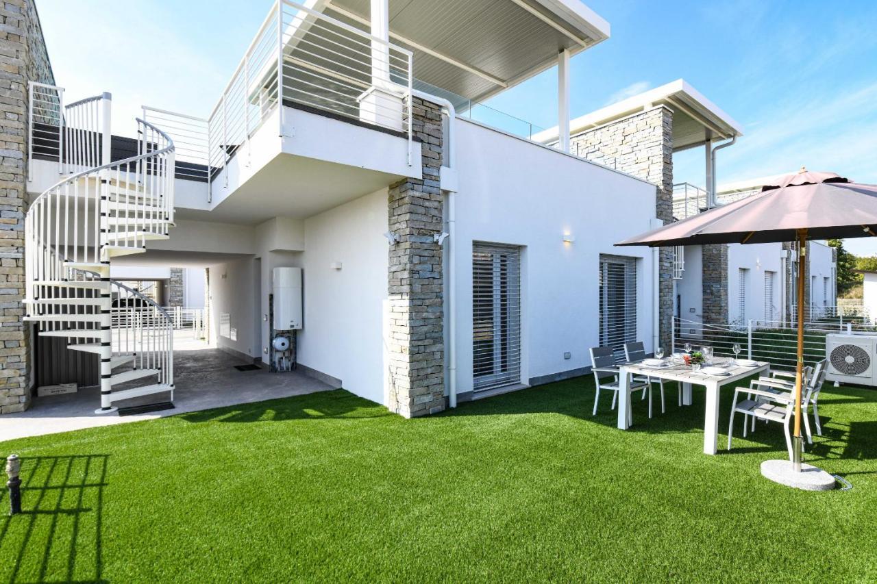 Villette Dolci Luxury Homes ペスキエーラ・デル・ガルダ エクステリア 写真