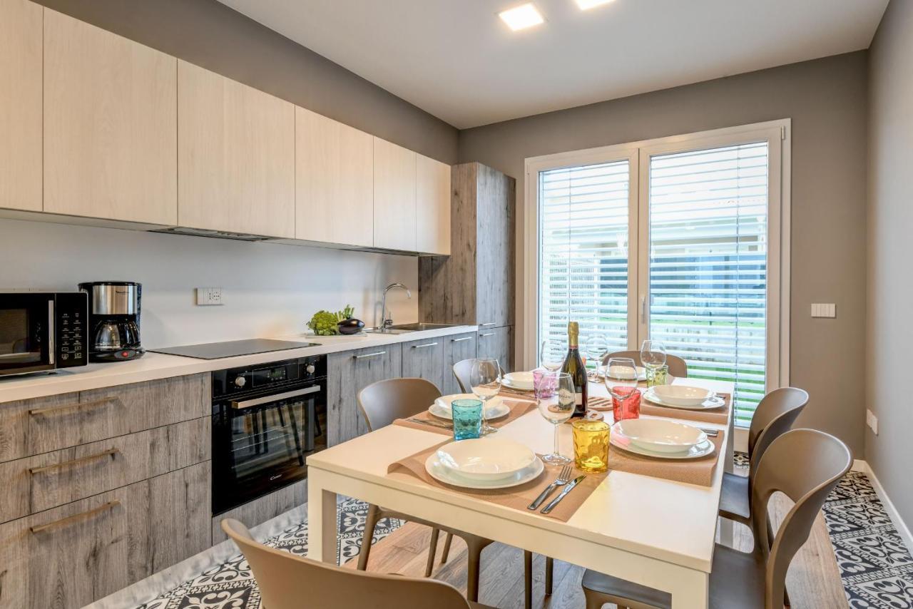 Villette Dolci Luxury Homes ペスキエーラ・デル・ガルダ エクステリア 写真